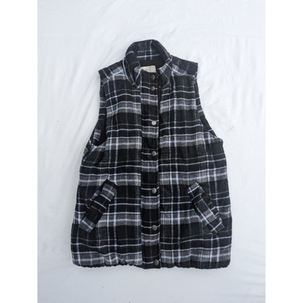 Jolt Plaid Vest